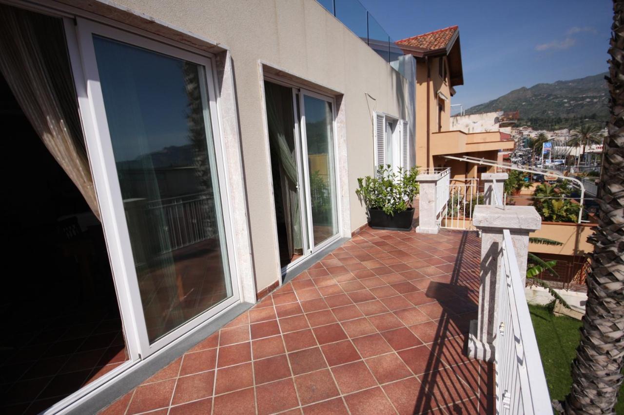 Porta Del Vento Acomodação com café da manhã Giardini Naxos Exterior foto